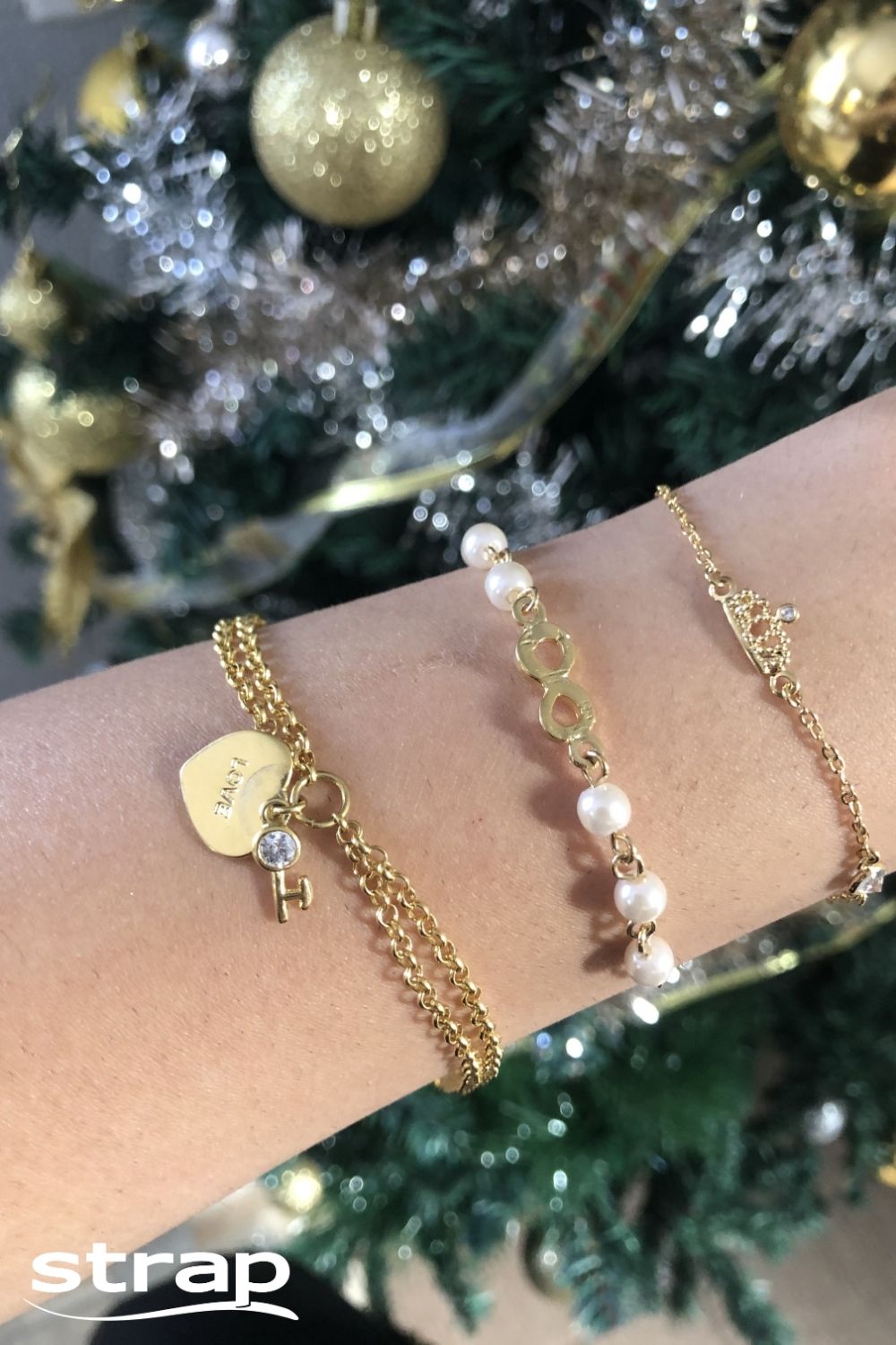 PULSEIRA REGULÁVEL INFINITO COM PÉROLAS FOLHEADA A OURO 18K