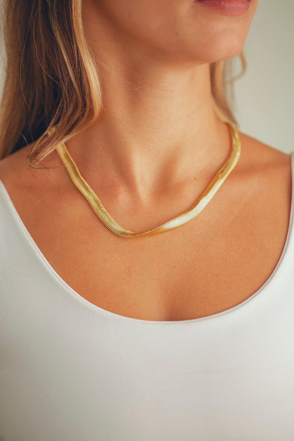 COLAR CHOKER FIO ALEMÃO 45CM COMPRIMENTO (7MM LARGURA) FOLHEADO A OURO 18K