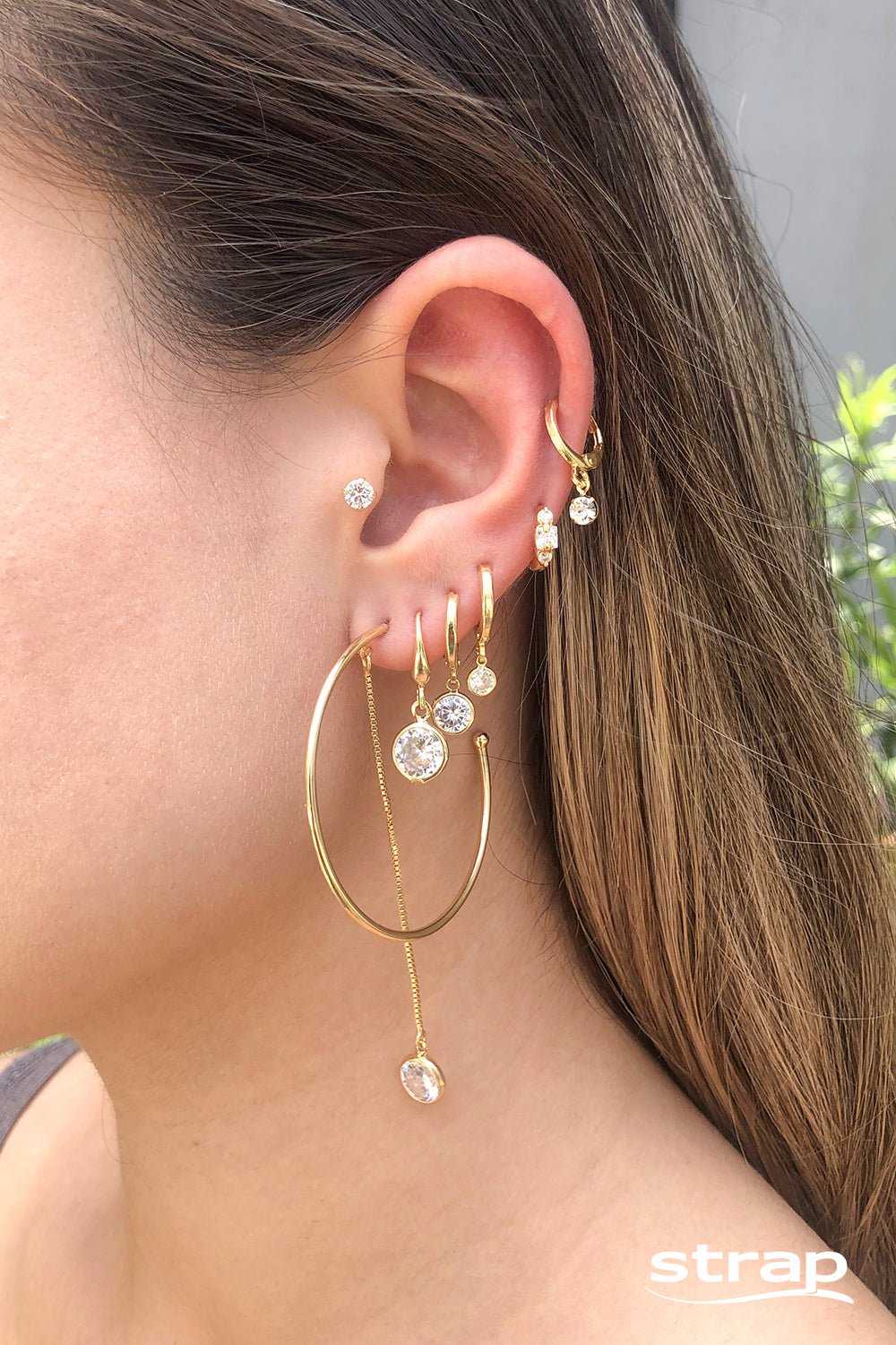 BRINCO DE ARGOLA COM PINGENTE DE ZIRCÔNIA PEQUENA FOLHEADO A OURO 18K