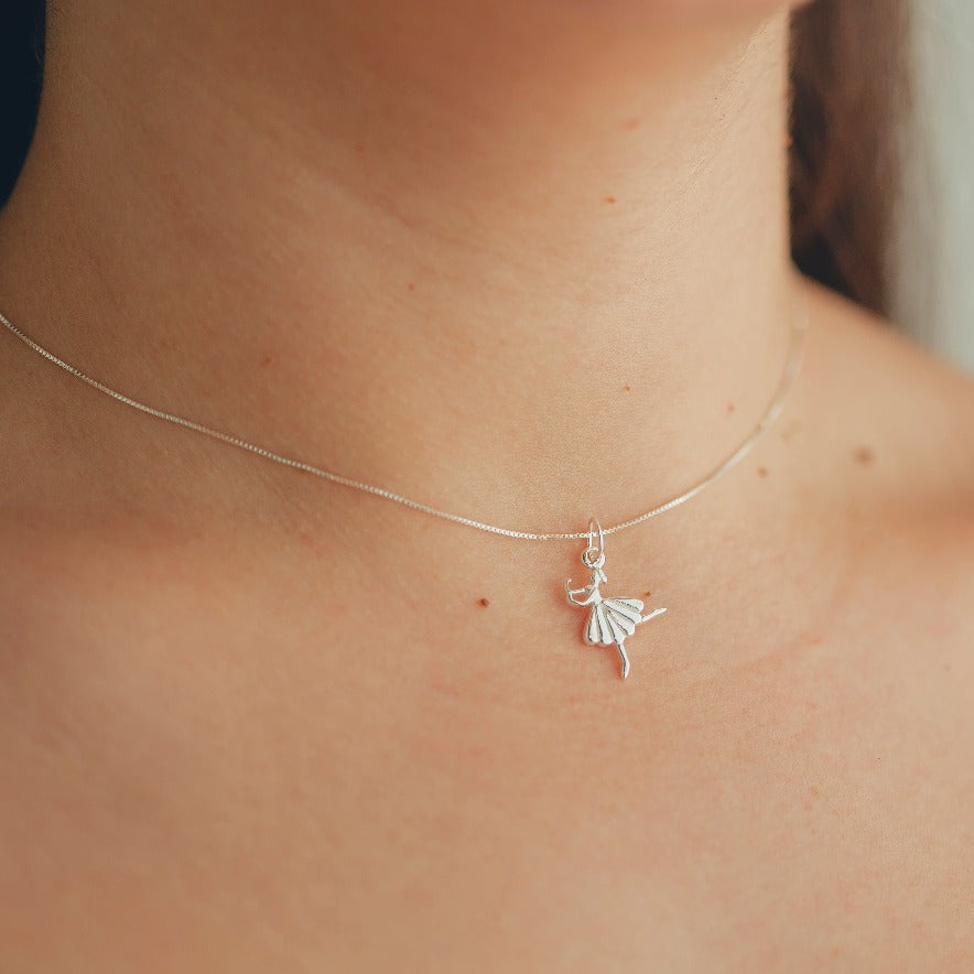 PINGENTE DE PRATA BAILARINA SAIA FRISADA  HUMANIZADA