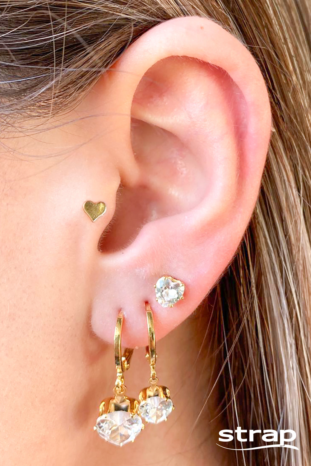 BRINCO DE ARGOLA COM ZIRCONIA DE CORAÇÃO P FOLHEADO A OURO 18K