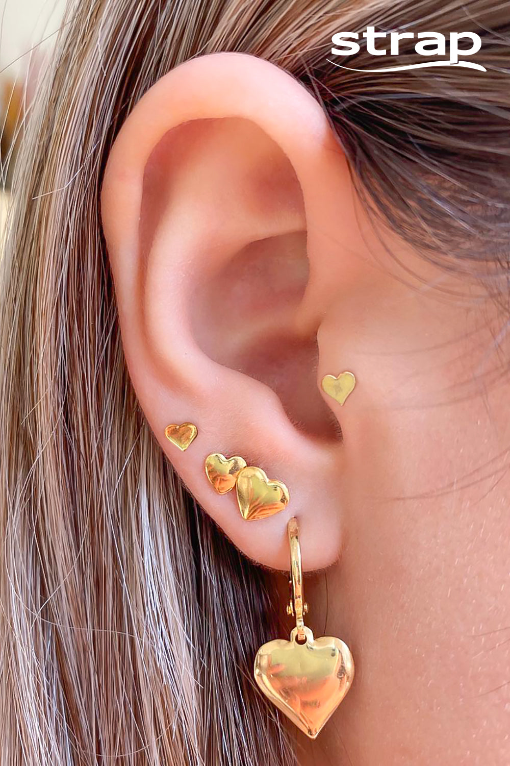 BRINCO DE ARGOLA COM PINGENTE DE CORAÇÃO LISO FOLHEADO A OURO 18K
