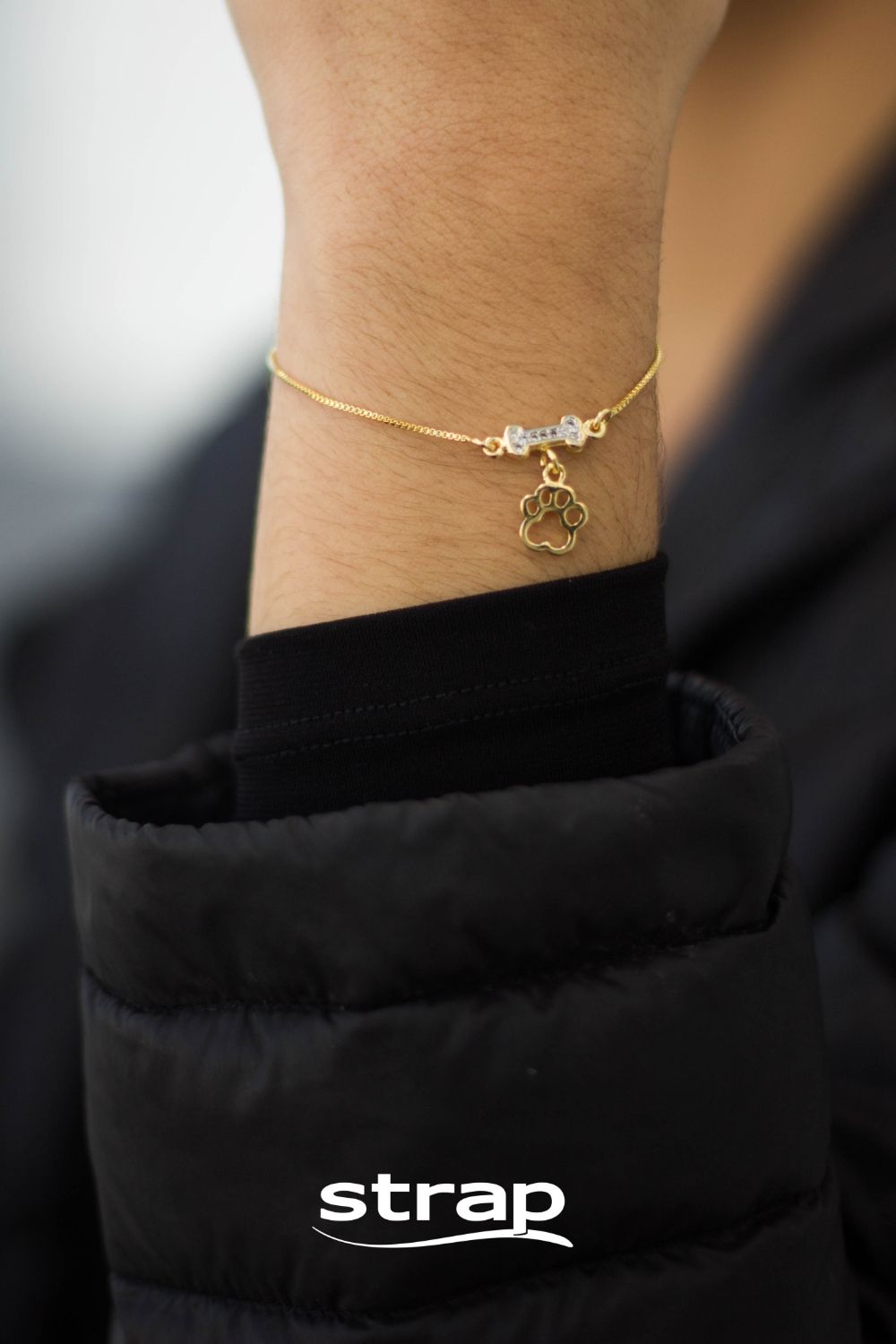 PULSEIRA PET COM OSSINHO CRAVEJADO DE ZIRCÔNIA E PATINHA FOLHEADO A OURO 18K