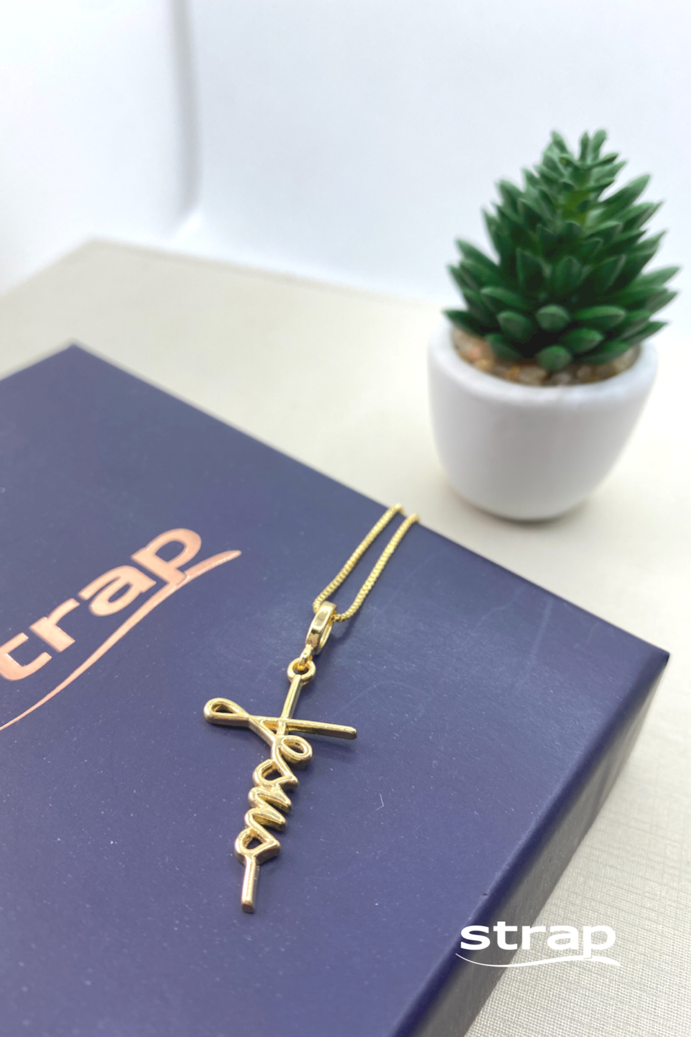 COLAR CRUZ ESCRITO JESUS FOLHEADO A OURO 18K