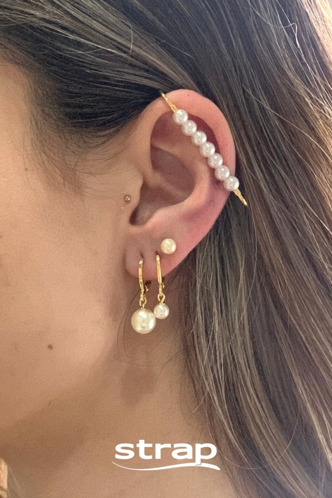 BRINCO DE ARGOLA COM PEROLA PEQUENA FOLHEADO A OURO 18K