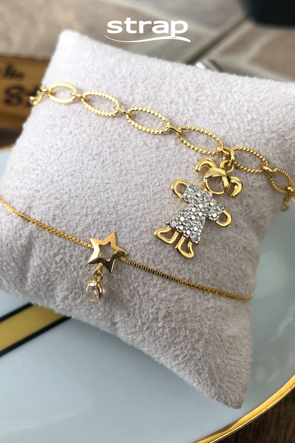 PULSEIRA COM PINGENTE DE ESTRELA E ZIRCONIA FOLHEADA A OURO 18K