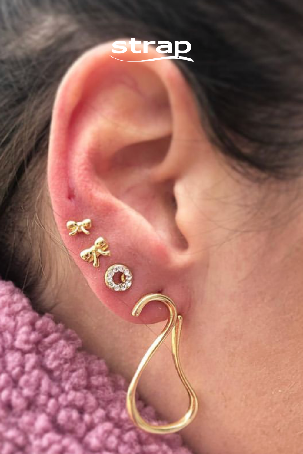 BRINCO CURVAS FOLHEADO A OURO 18K