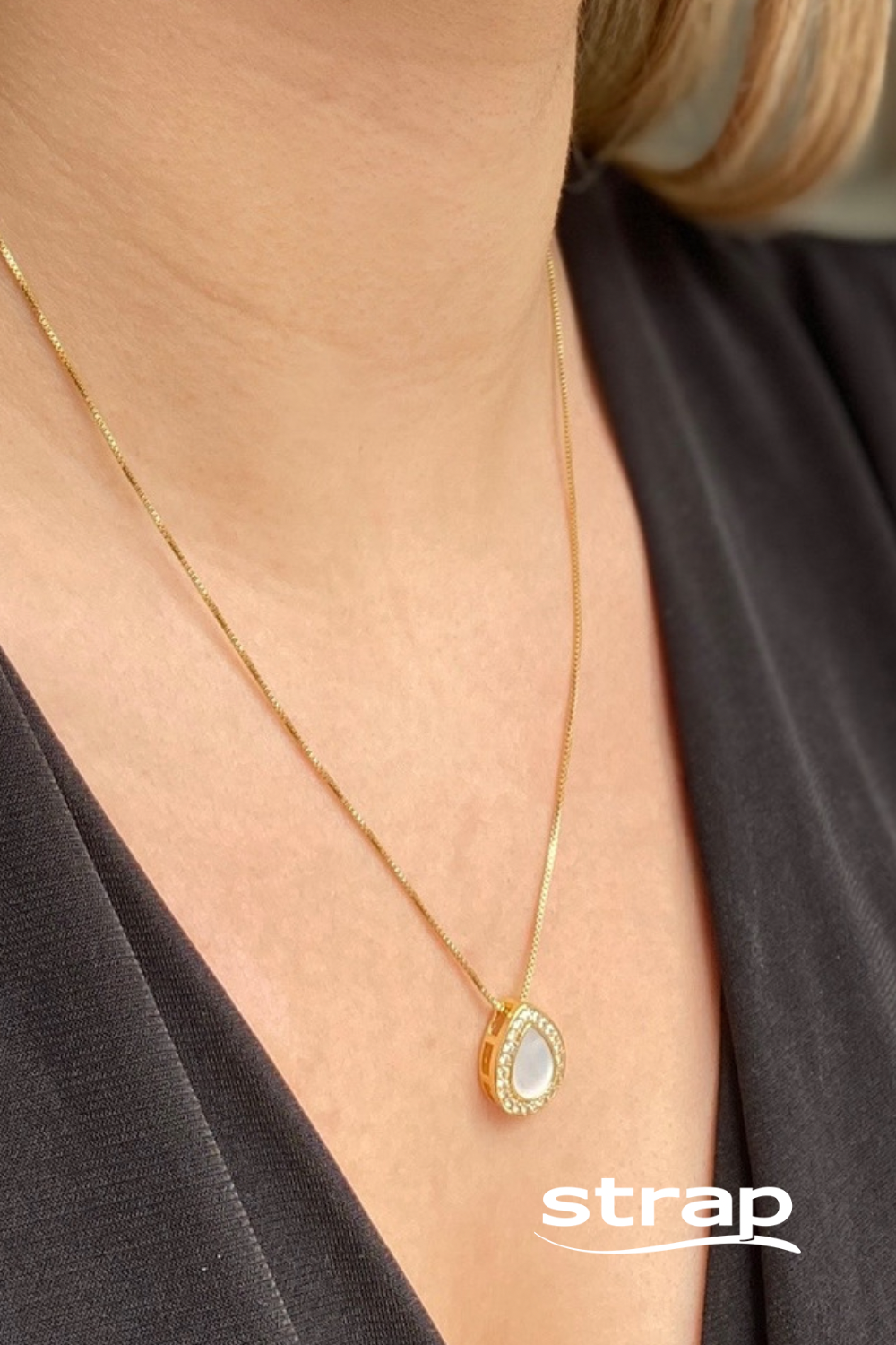 COLAR DE GOTA COM MADRE PEROLA FOLHEADO A OURO 18K