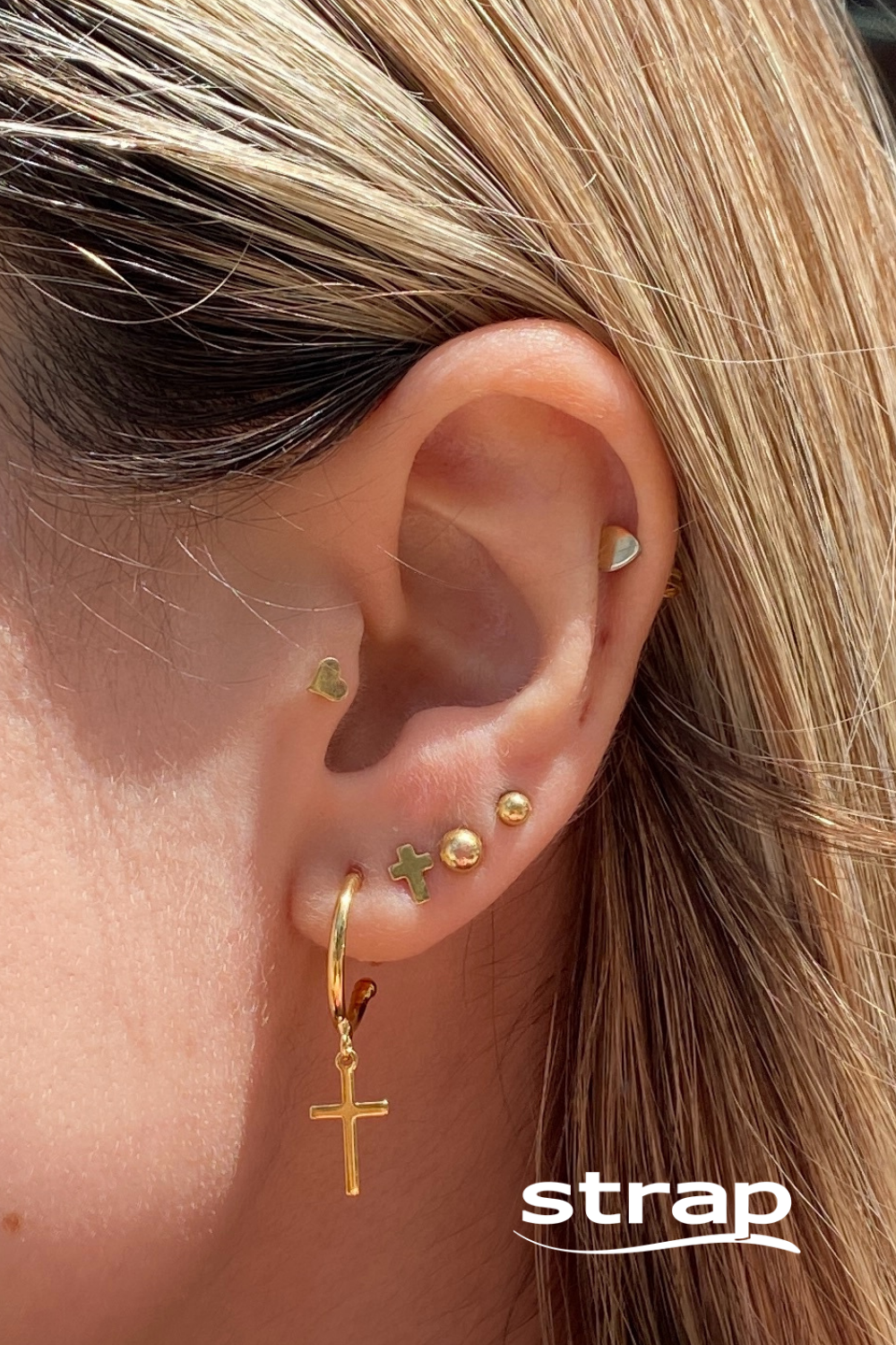 BRINCO DUPLA DE ARGOLA E SEGUNDO FURO DE CRUCIFIXO FOLHEADO A OURO 18K