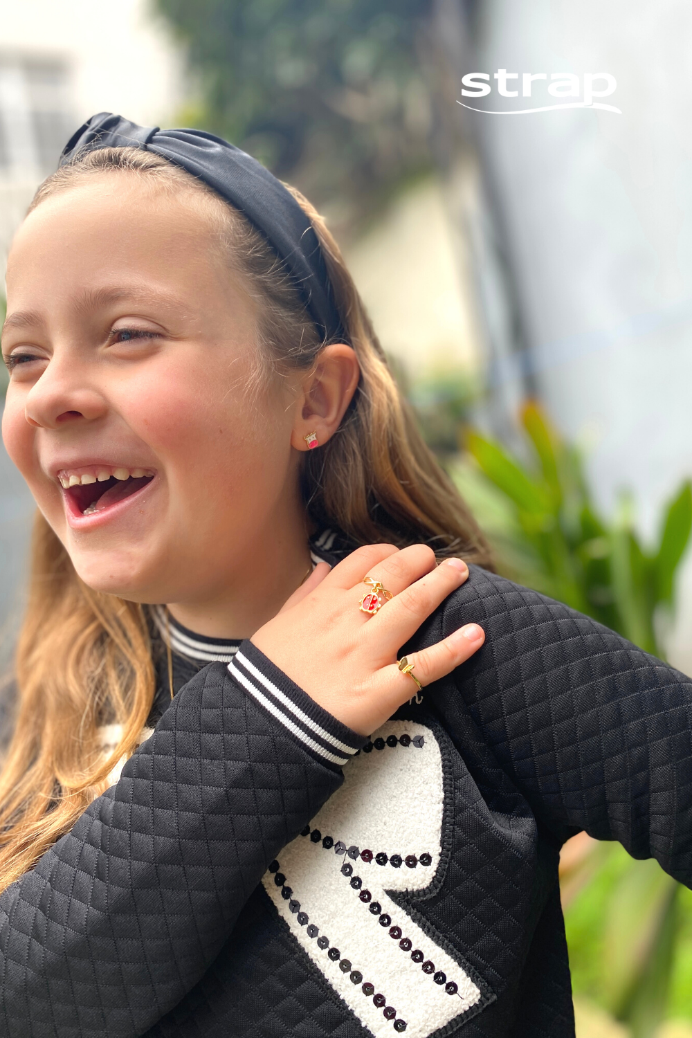 ANEL INFANTIL COM BORBOLETA FOLHEADO A OURO 18K