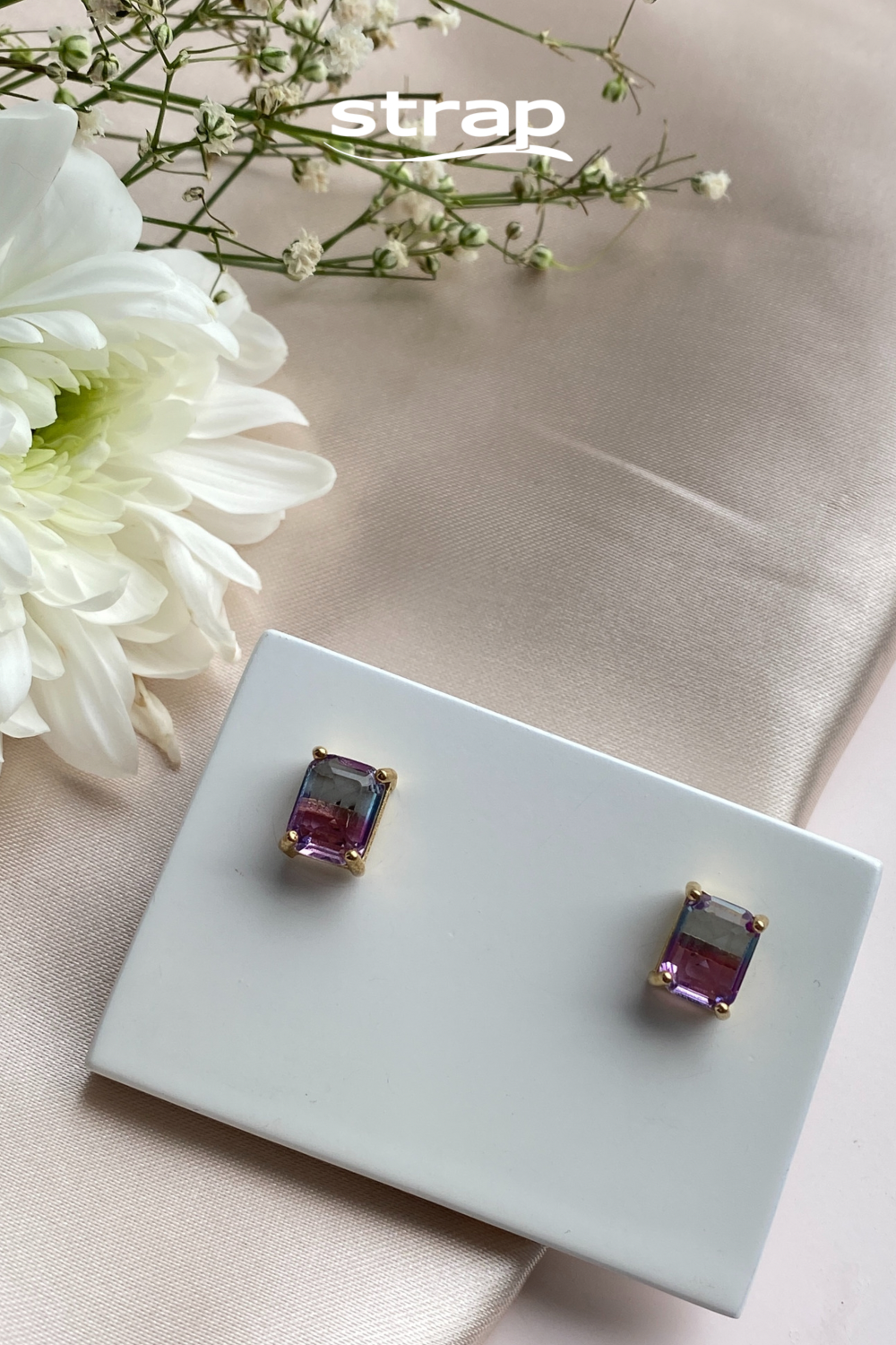 BRINCO DE PEDRA MULTICOLOR ROSA E LILAS FOLHEADO A OURO 18K