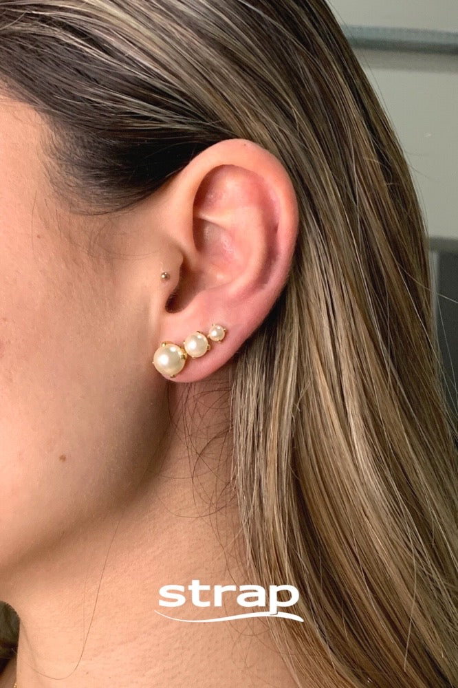 BRINCO DE PEROLA TAMANHO 8MM FOLHEADO A OURO 18K G