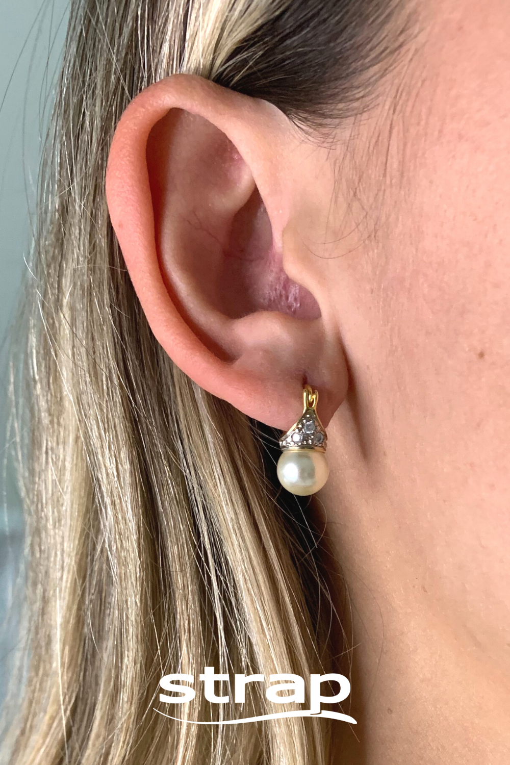 BRINCO LADY DI PEQUENO FOLHEADO A OURO 18K