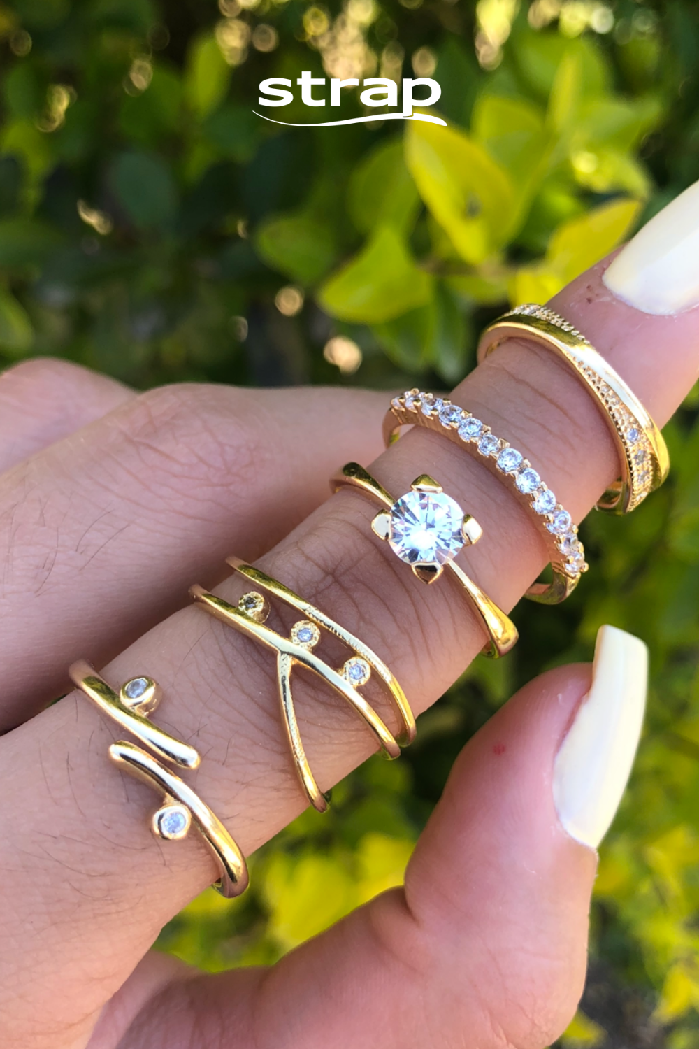 ANEL MEIA ALIANÇA CRAVEJADO DE ZIRCÔNIAS FOLHEADO A OURO 18K