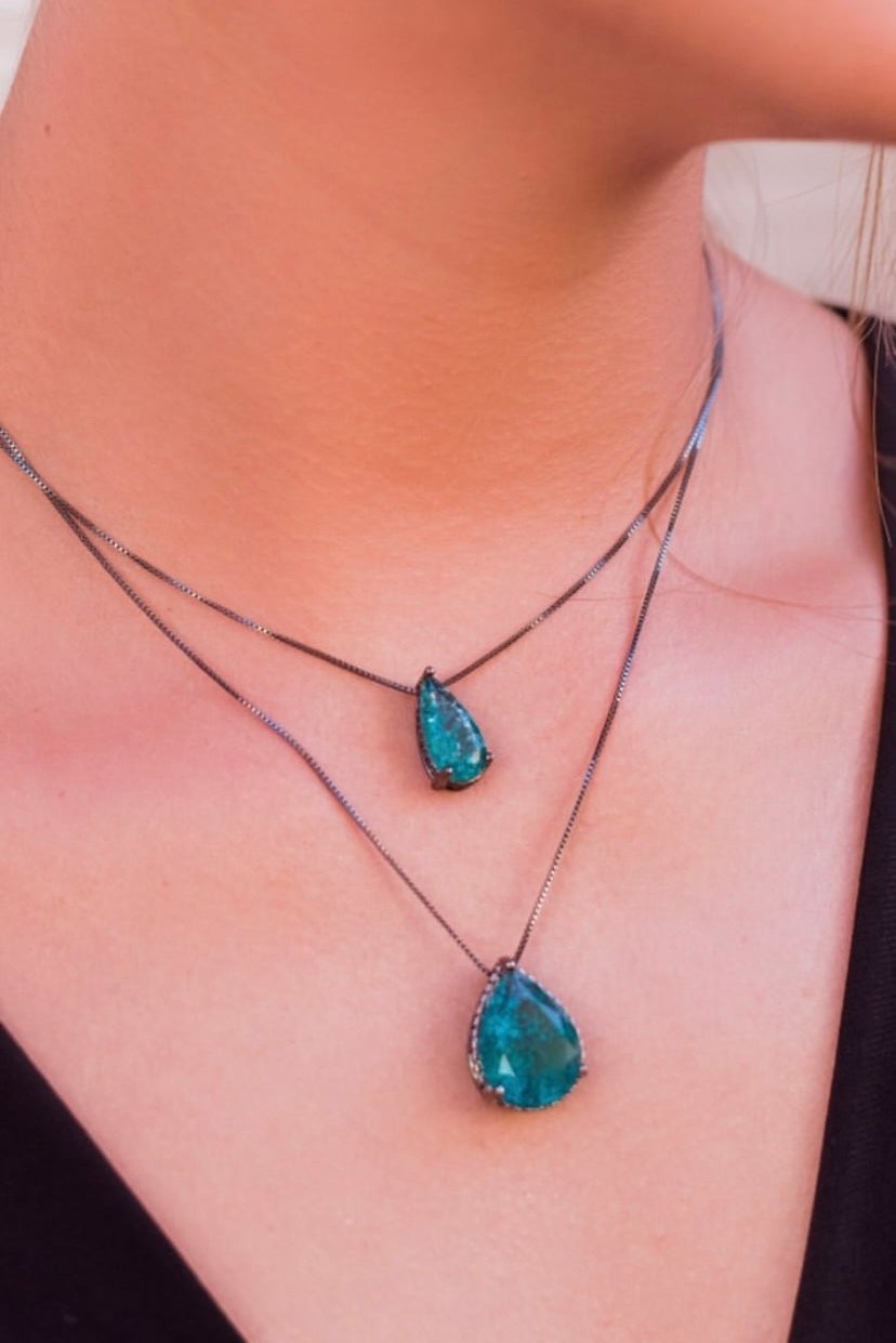 COLAR GOTA TURMALINA PARAÍBA E ZIRCÔNIAS FOLHEADO A RÓDIO NEGRO