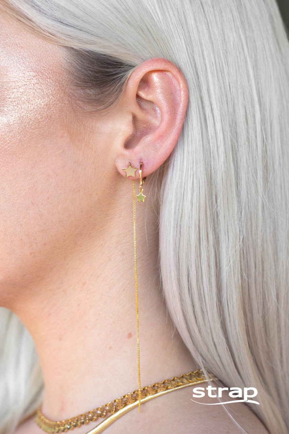 BRINCO ARGOLA COM UMA ESTRELA FOLHEADO A OURO 18K