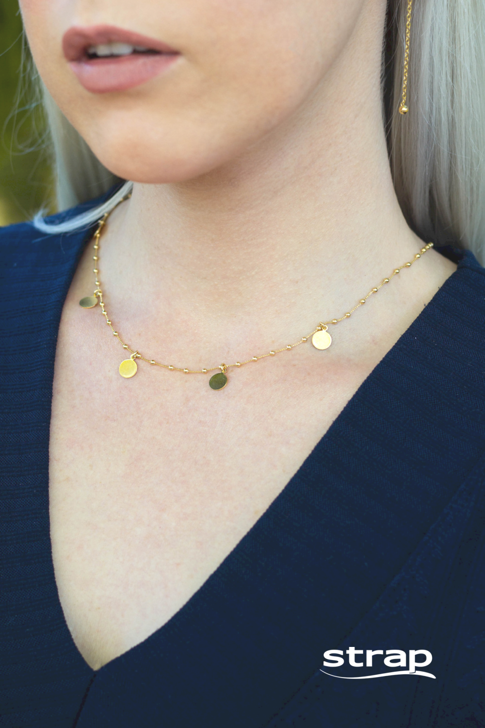 COLAR CHOKER COM CONFETES E BOLINHAS FOLHEADO A OURO 18K