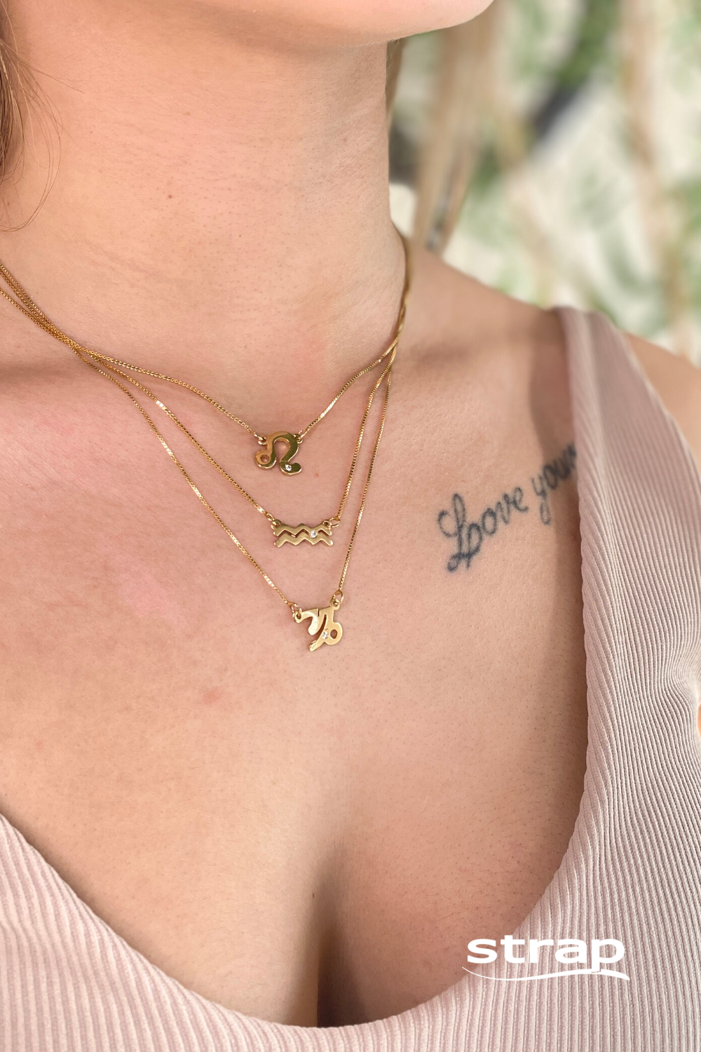 COLAR SIGNO DE AQUÁRIO FOLHEADO A OURO 18K