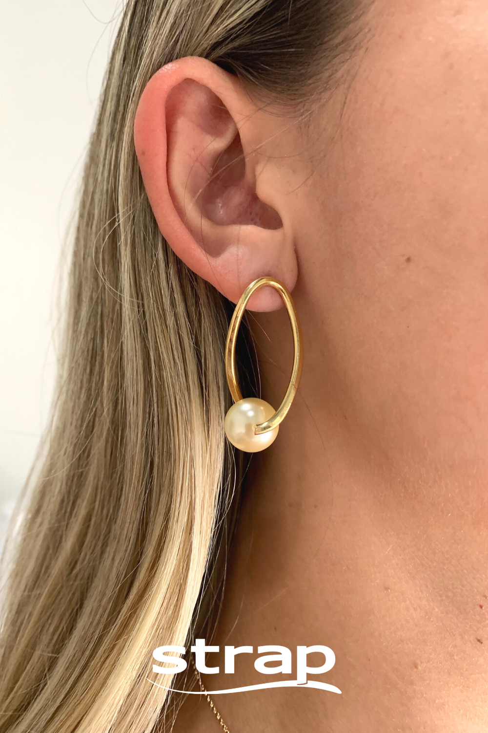 BRINCO DE PÉROLA MÉDIO FOLHEADO A OURO 18K