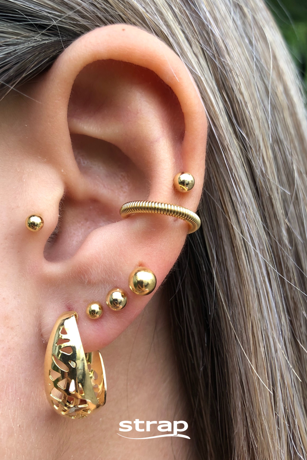 BRINCO DE ARGOLA VAZADA FOLHEADO A OURO 18K