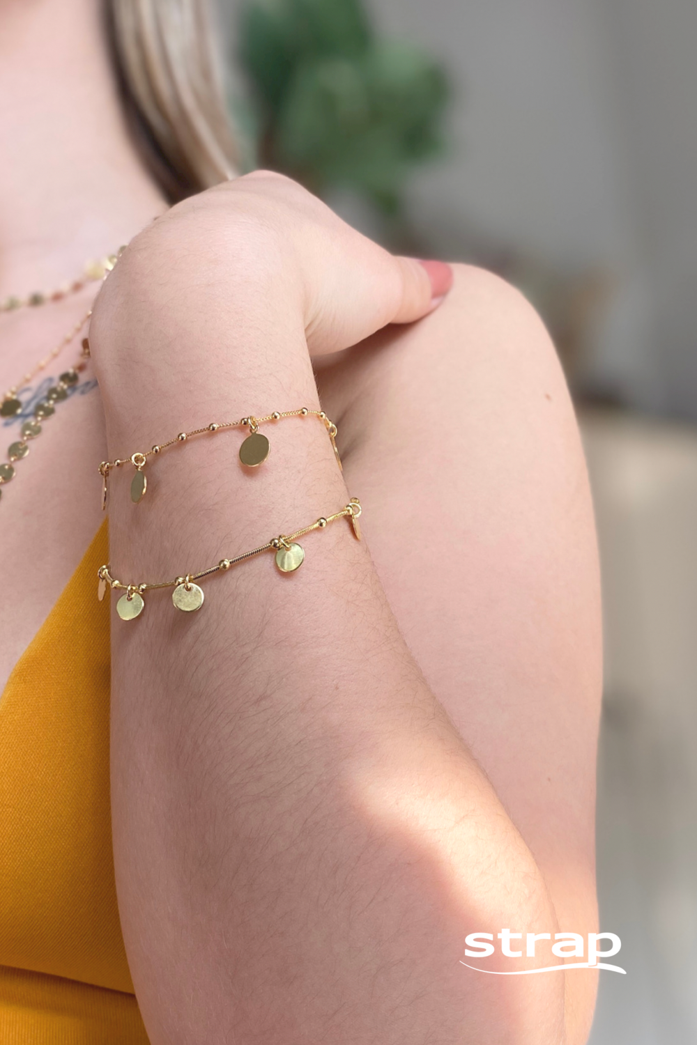 PULSEIRA COM CONFETES E BOLINHAS FOLHEADO A OURO 18K
