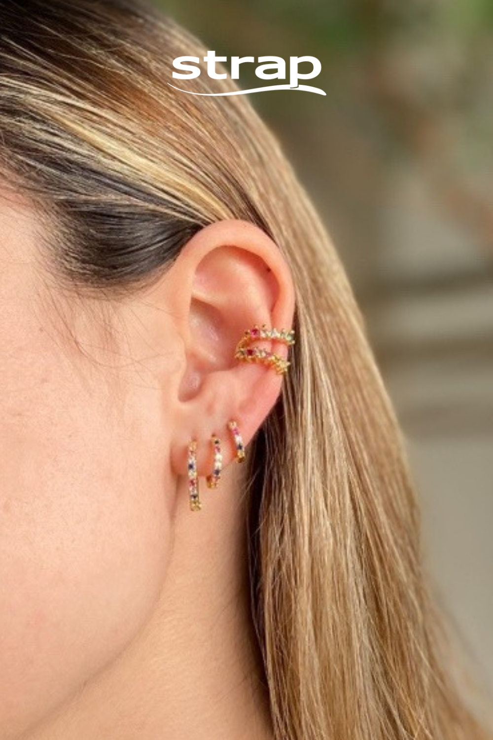 BRINCO DE ARGOLA CRAVEJADA COM ZIRCONIAS COLORIDAS GRANDE FOLHEDA A OURO 18K