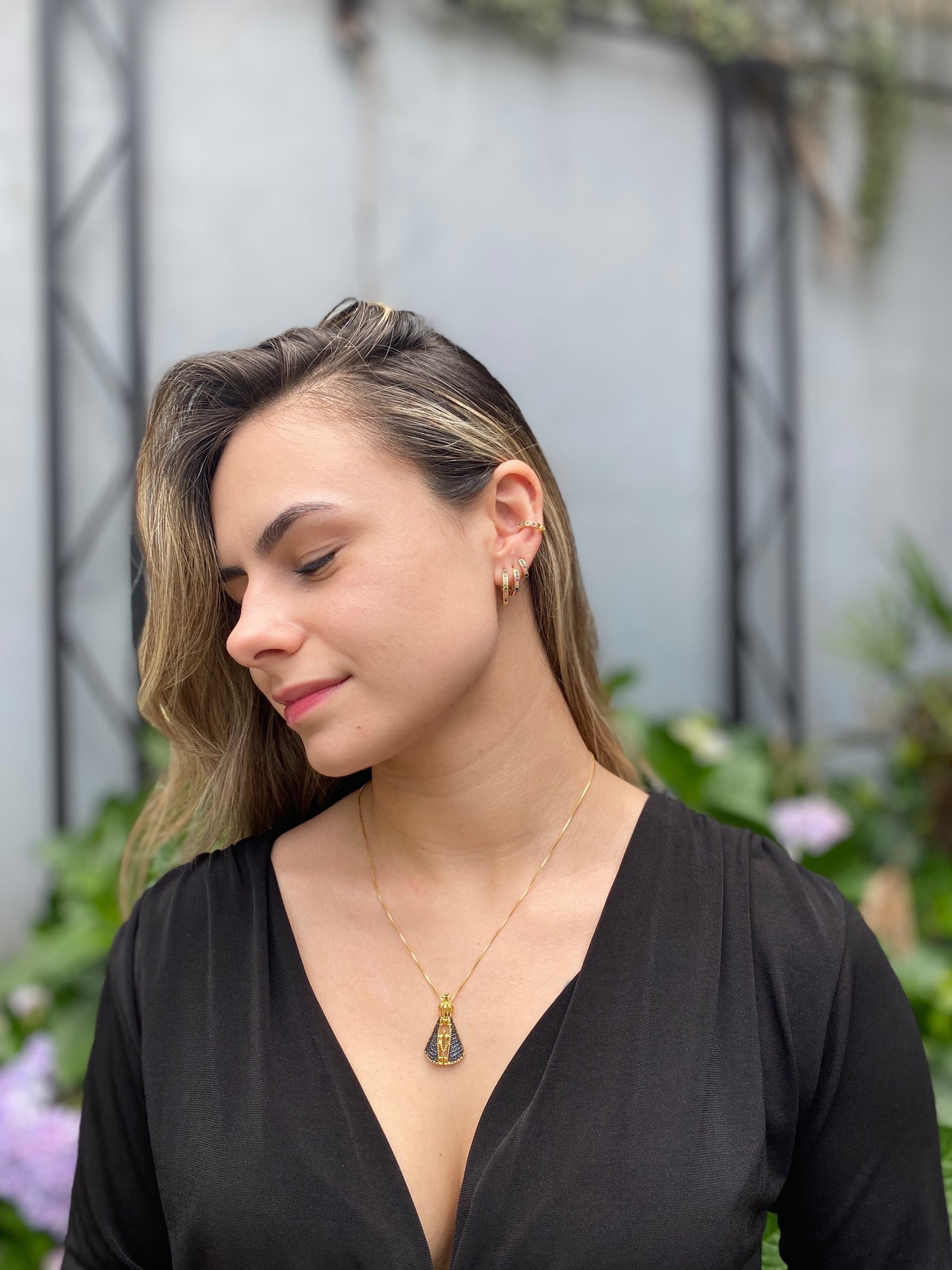 COLAR COM PINGENTE NOSSA SENHORA APARECIDA FOLHEADO A OURO 18K