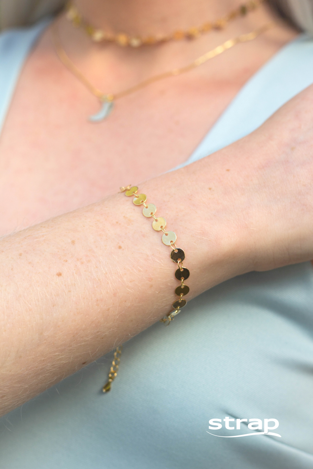 PULSEIRA COM PLAQUINHAS REDONDAS FOLHEADO A OURO 18K