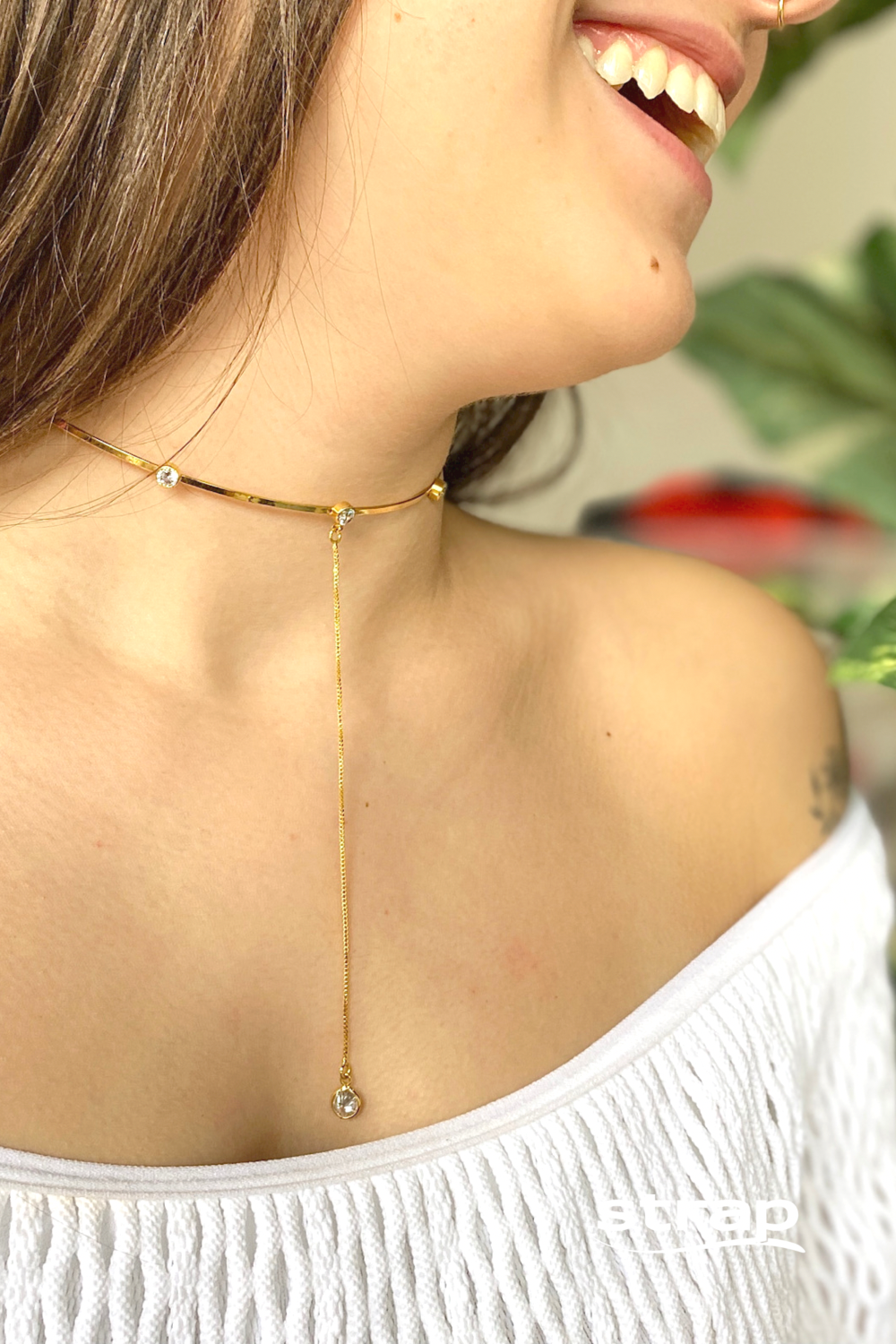 COLAR CHOKER DE ARO RÍGIDO COM ZIRCÔNIAS FOLHEADO A OURO 18K