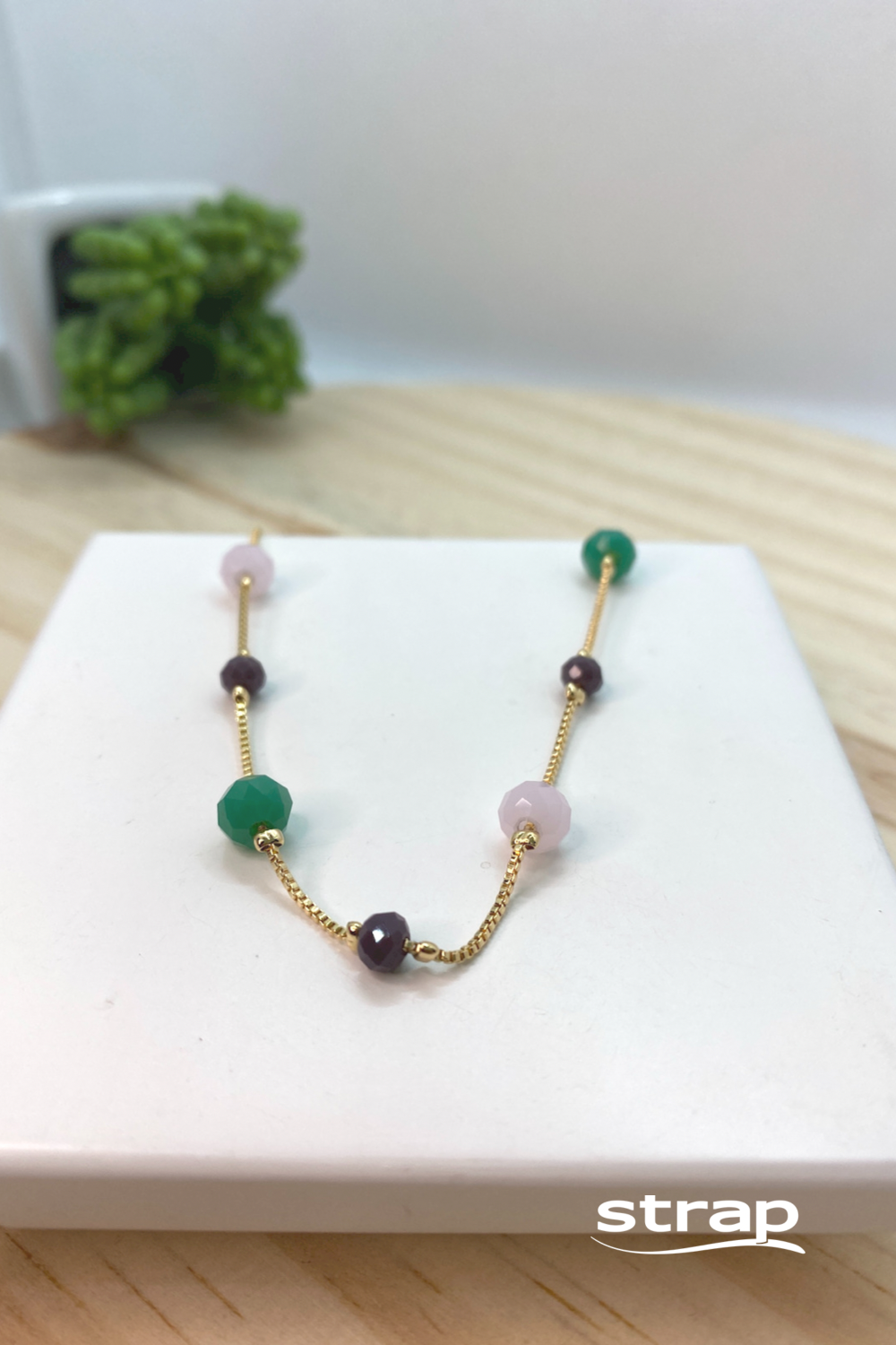 COLAR COM PEDRAS NATURAIS COLORIDAS FOLHEADO A OURO 18K
